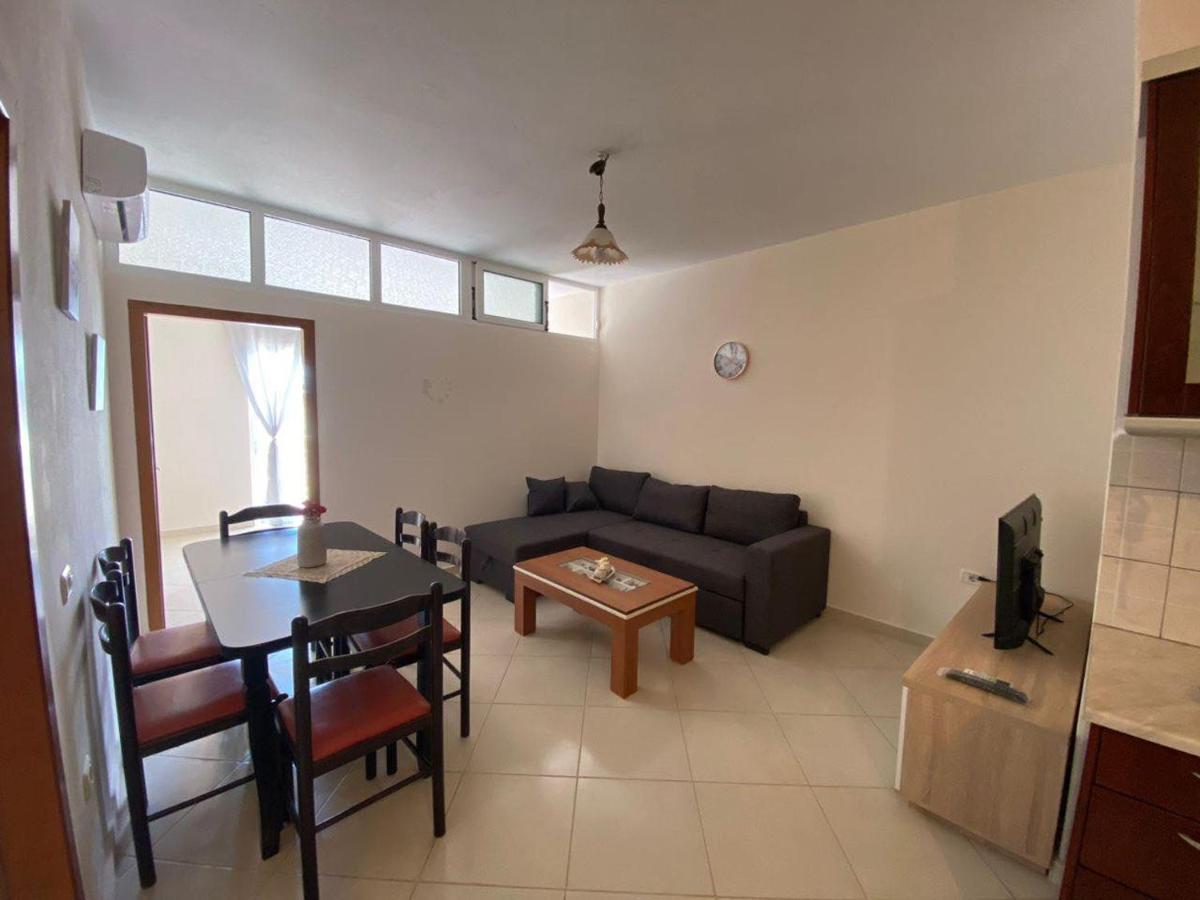 Titi'S Apartment Saranda Екстериор снимка